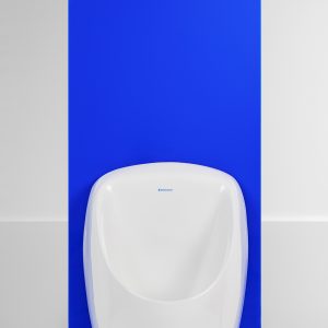 Acryl Abdeckplatte als Spritzschutz mit Urinal blau