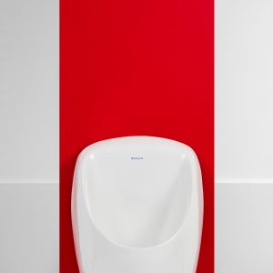 Acryl Abdeckplatte als Spritzschutz mit Urinal rot